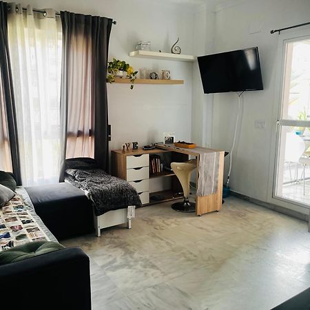 דירות בנאלמדנה Piso En Zona Tranquila De - Torrequebrada Golf מראה חיצוני תמונה